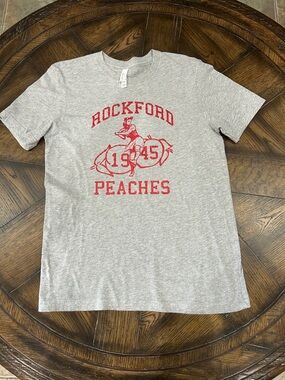 Rockford Peaches 1945 Grey T-Shirt with Red Graphic Women’s MED 100% cotton SOFT